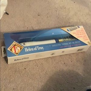 Helen of Troy thermal hot air brush